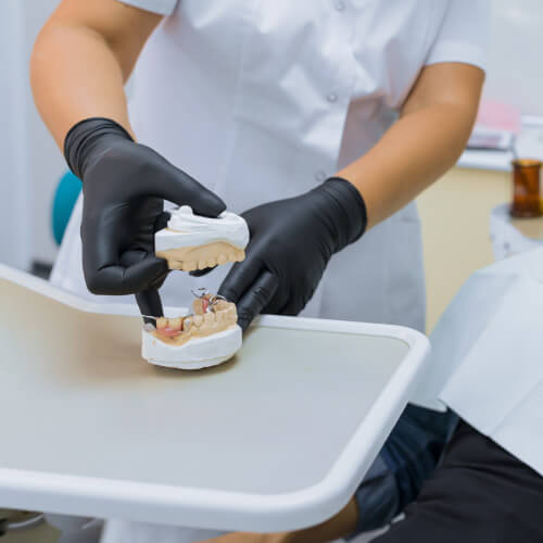 Prótese dentária na clínica odontológica em Guarulhos